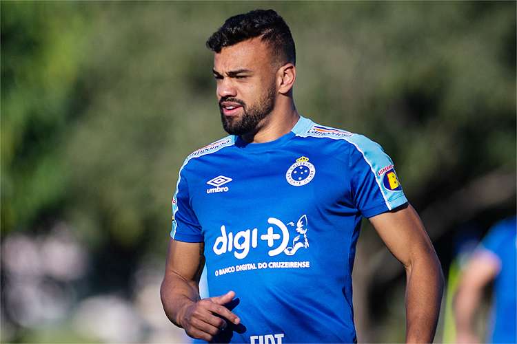 Zagueiro Fabrício Bruno, ex-Cruzeiro, recusou propostas de Vasco e Internacional para jogar no Bragantino