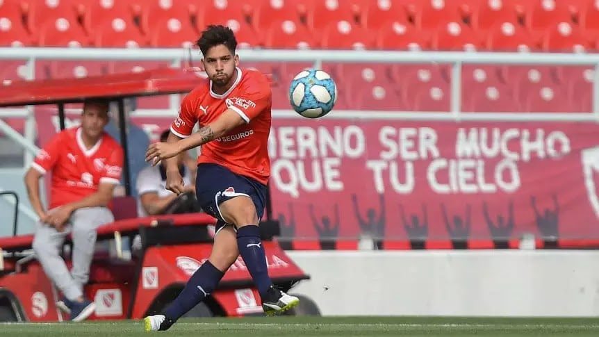 Perto do Vascão! Meia Martín Benítez passa a seguir o Vasco em rede social