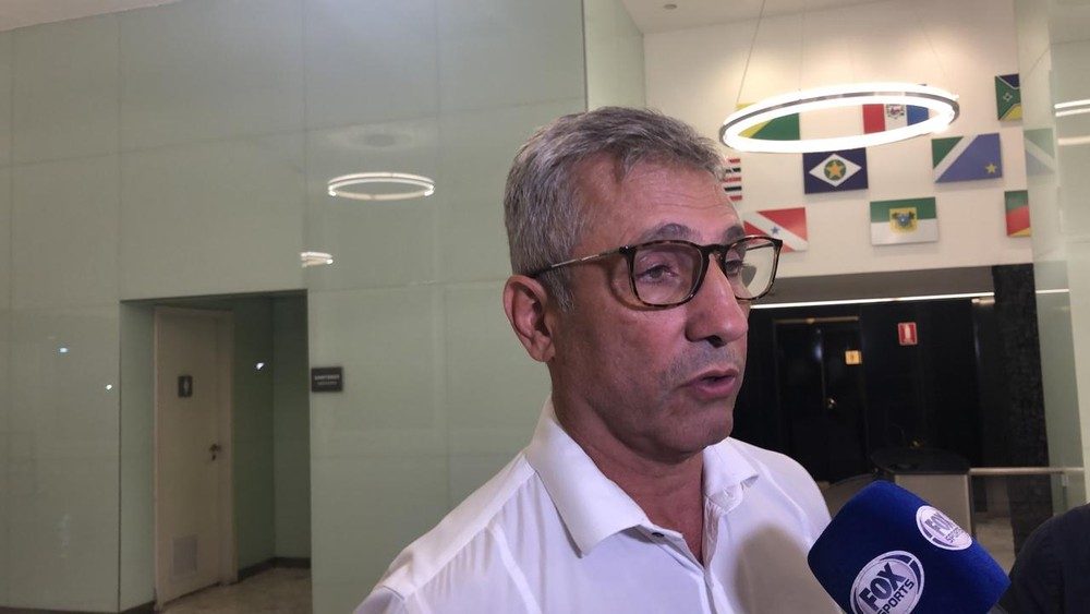 Campello diz que negociação por Dedé esfriou e despista sobre Nicolás Oróz