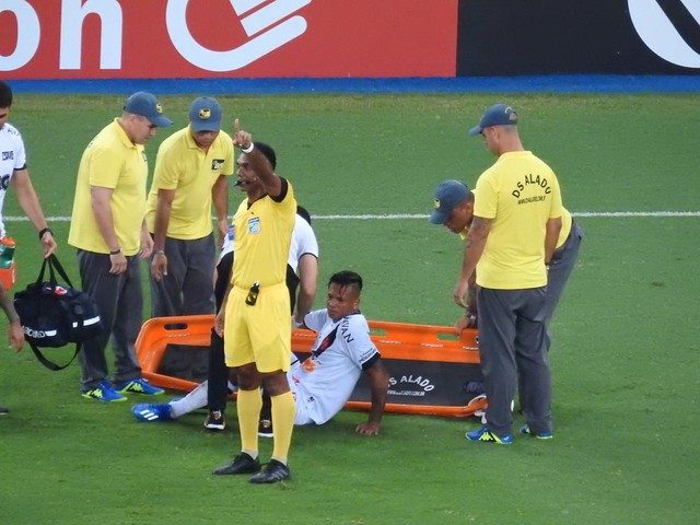 Fredy Guarín tem suspeita de fratura no dedo e fará exame, mas não preocupa comissão