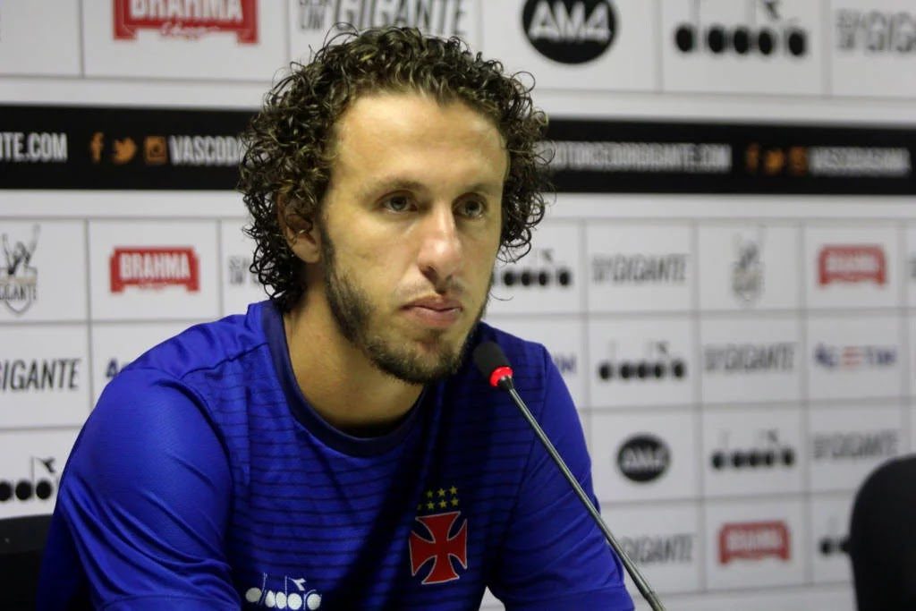 Vasco tentou renegociar rescisão com Rafael Galhardo, mas não teve acordo