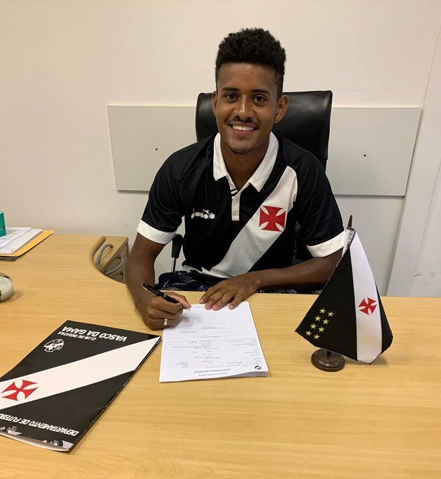 Base: atacante Marcos Dias assina contrato de uma temporada com o Vasco