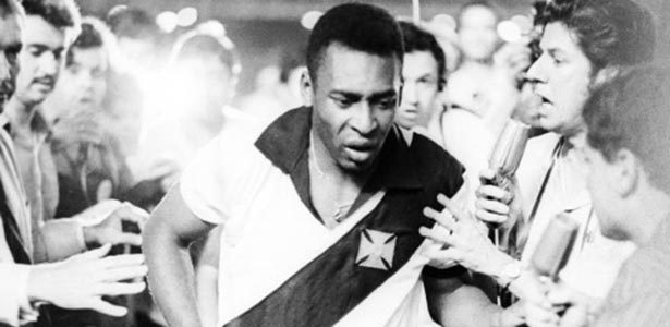 Pelé admite ser vascaíno: ‘Joguei no Santos, mas eu sou Vasco’
