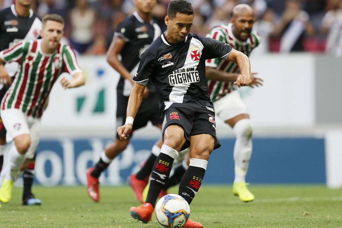 Com 4 jogadores poupados, confira a provável escalação do Vasco para o clássico contra o Fluminense