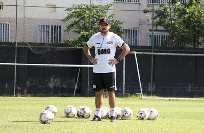 Confira os números de Ramon Menezes, novo treinador do Vasco