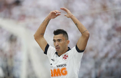 Raul aguarda a confirmação da ampliação do seu contrato com o Vasco