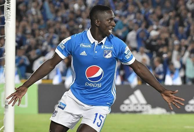 Deiver Machado, lateral sondado pelo Vasco, não entende o motivo de não ter fechado com Cruzmaltino