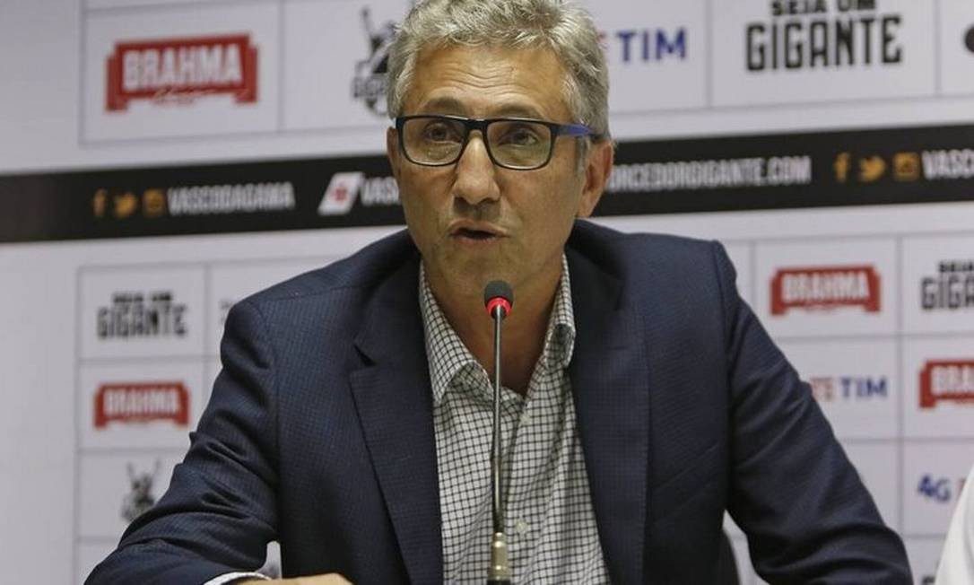 Campello, sobre a volta do futebol sem torcida: “Melhor do que esperar mais”