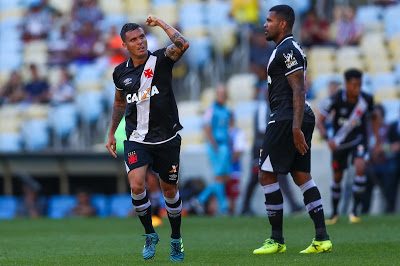 Exercício de otimismo: confira a escalação do Vasco com todas as peças disponíveis; aonde esse time chegaria?