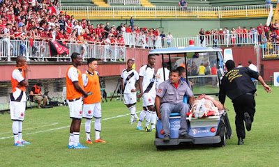 Athletico-PR e seu presidente terão que pagar R$ 10 mil a vascaíno por briga em estádio em 2013