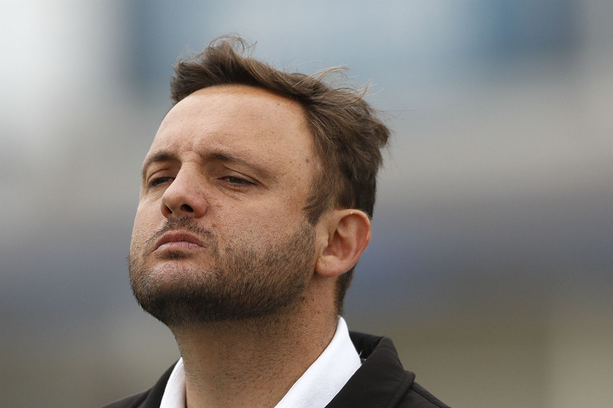 Mazzuco comenta possibilidade de permanecer no Vasco em 2021 com outra gestão