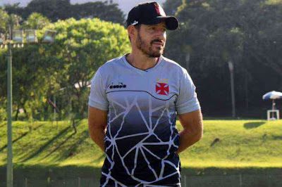 Missão impossível: com muitos craques à disposição, Ramon consegue escalar o seu Vasco dos sonhos; confira o timaço