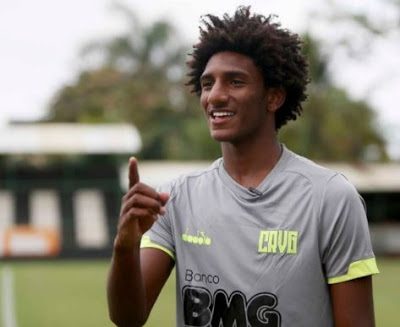 Liverpool pode fazer proposta por Talles Magno na próxima janela de transferências