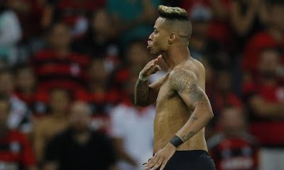 Ex-jogador do Vasco, Rafael Silva provoca rival: ”O Flamengo tremia pro Vasco”
