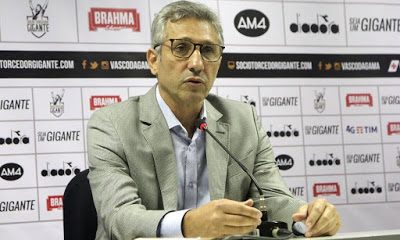 Campello explica motivo de não ter divulgado lista de sócios do Vasco completa