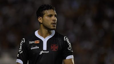 Depois de terminar 2019 como titular, Henriquez volta a ser especulado no Vasco: entenda como está essa situação