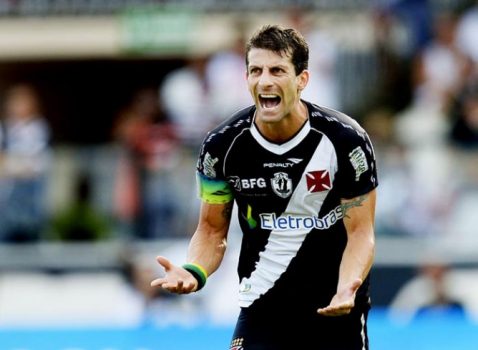 Pedrinho completa 43 anos nesta segunda-feira; confira alguns golaços do ex-jogador pelo Vasco