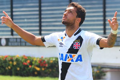 Cria da base cobra o Vasco na justiça e aumenta lista de credores do clube