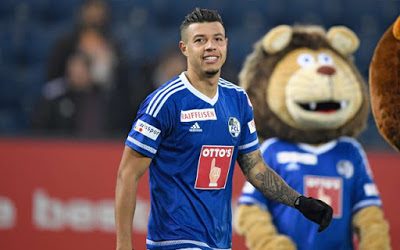 Nome em pauta: Vasco avalia contratação de Lucas Alves, zagueiro revelado pelo Corinthians