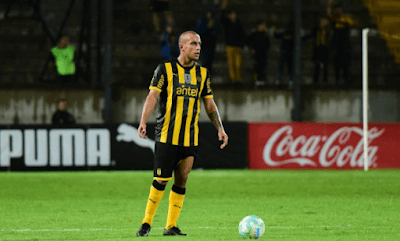 Livre no mercado: atualmente sem clube, meia uruguaio revela arrependimento por não ter fechado com o Vasco