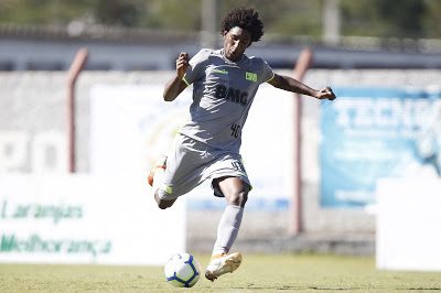 Vasco joga bem e goleia o Macaé por 5 a 0