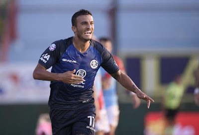 Vasco e Talleres se aproximam de acordo por empréstimo de Guilherme Parede