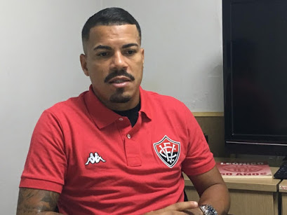 Vasco sondou situação de Thiago Carleto no Vitória