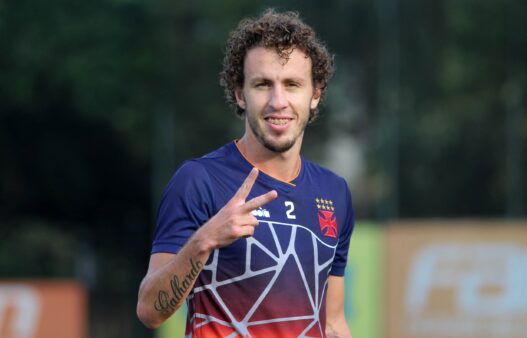 Rafael Galhardo entra na justiça contra o Vasco por rescisão e valor milionário