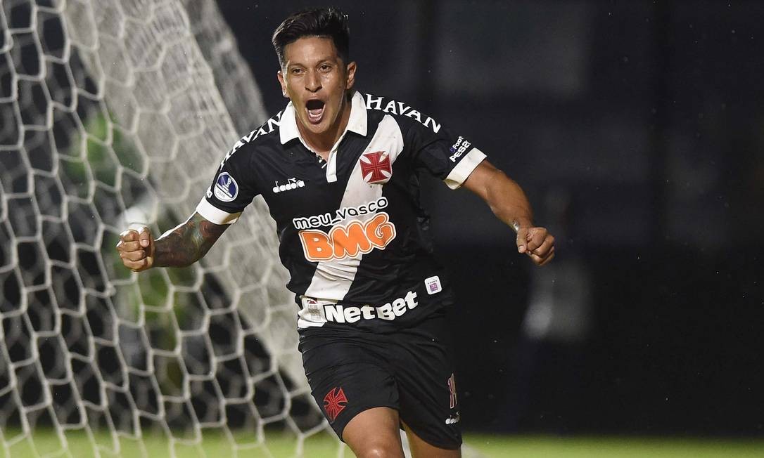 Aposta que deu certo: Cano troca clube onde era amado pelo Cruzmaltino e empresário explica paixão arrebatadora do atacante pelo Vasco