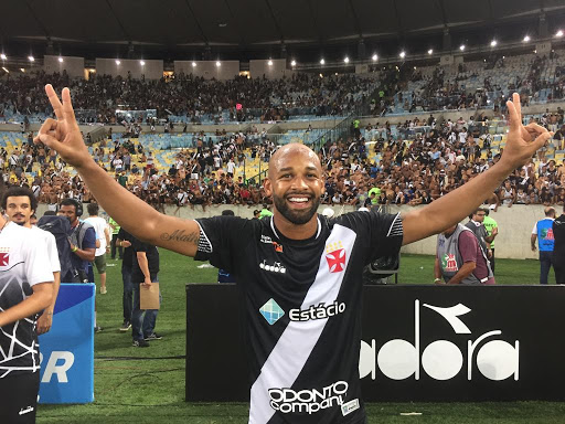 Fellipe Bastos vê evolução do time sob o comando do técnico Ramon Menezes