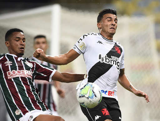 Análise: Sem foco, falhas individuais causam derrota do Vasco no clássico