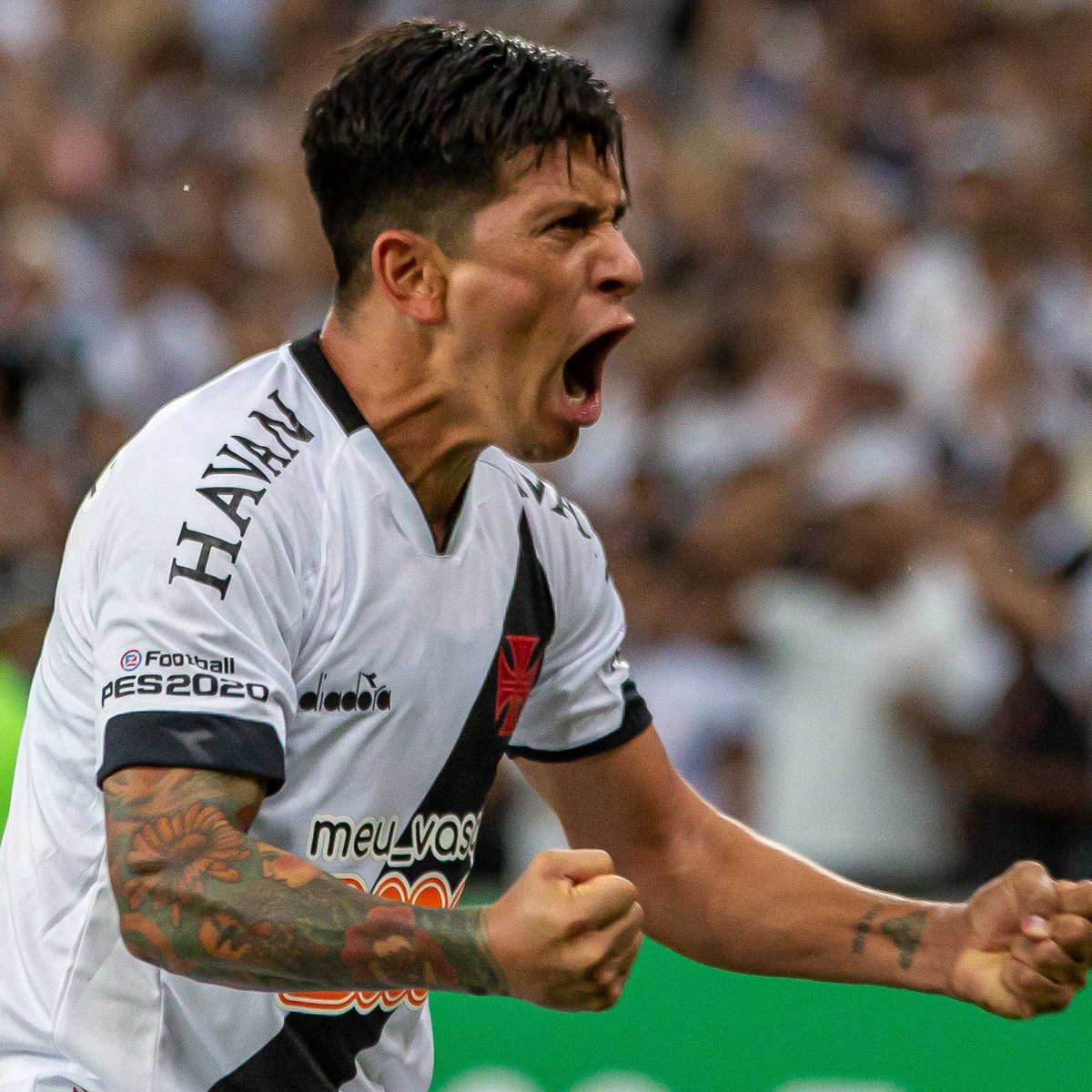 Com dois gols de Germán Cano, Vasco vence o São Paulo por 2 a 1 e segue invicto no Brasileirão