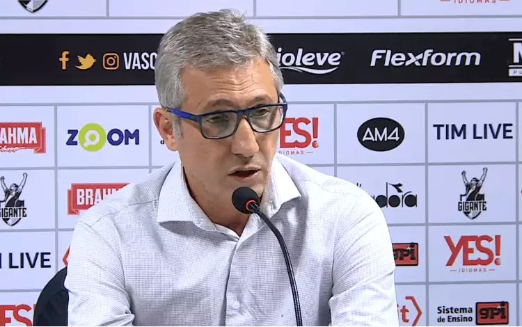 Buscando dar tiros certeiros, Vasco monitora o mercado em busca de reforços