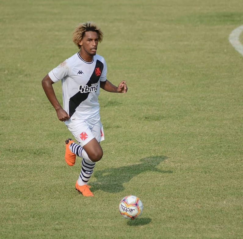 Base: Autor de 2 gols contra a Cabofriense, MT celebra boa fase