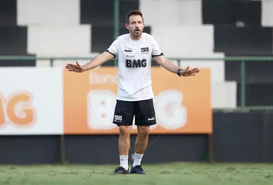 Treinador Ramon Menezes testa positivo para o Covid-19; três nomes surgem com condição de assumir a equipe durante esse tempo