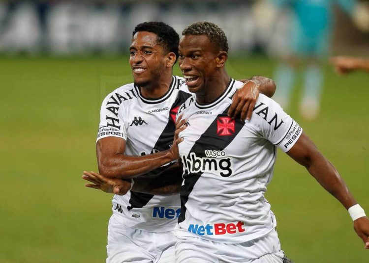 Vitória no clássico: Vasco vence o Botafogo por 3 a 2 e volta ao G4