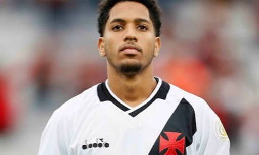 Provável titular contra o Santos, Miranda sonha em se tornar o melhor jogador do mundo