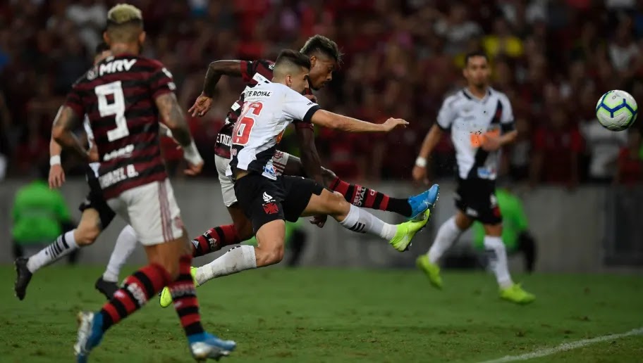 Confira a provável escalação do Vasco para enfrentar o Flamengo