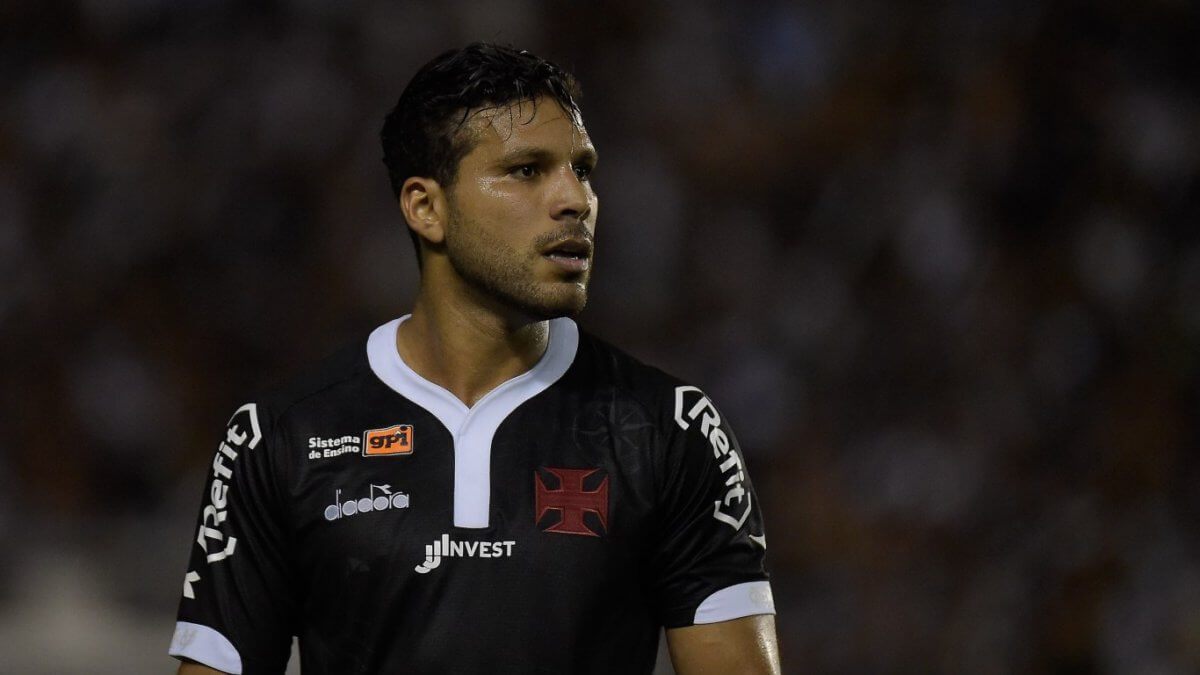 Oswaldo Henríquez cobra mais de meio milhão do Vasco na Justiça