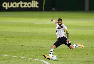 Com mudanças importantes, veja a provável escalação do Vasco para enfrentar o São Paulo pelo Brasileirão