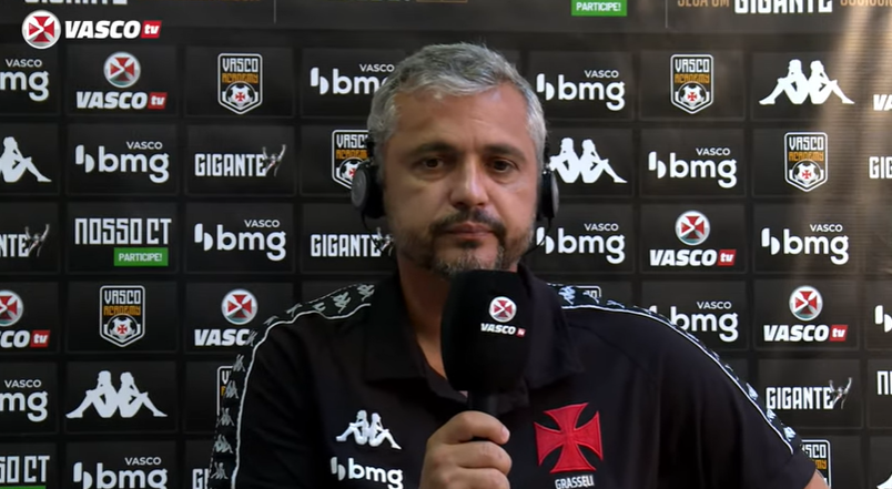 Grasseli garante que controle da equipe era do português, mesmo ausente: ”Todos sabem que o comando é do mister Sá Pinto”
