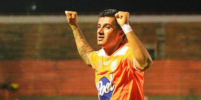 Presidente do Envigado confirma que Vasco enviou uma proposta oficial de empréstimo para o meia Yeison Guzmán: ”Estamos analisando”