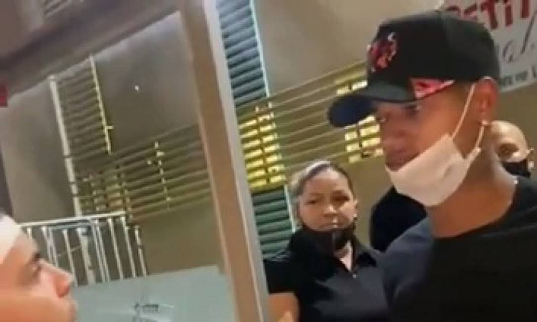 Ex-Vasco, Marrony é cobrado por organizada do Atlético-MG após ir em festa em meio à pandemia da Covid-19