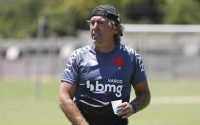 Xodó do treinador: em pouco dias de Vasco, Sá Pinto se encanta com talento de Talles Magno