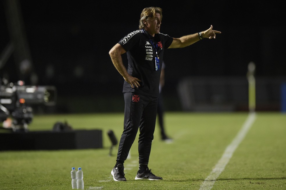 Oficial: confira a escalação do Vasco para enfrentar o Goiás, pelo Campeonato Brasileiro