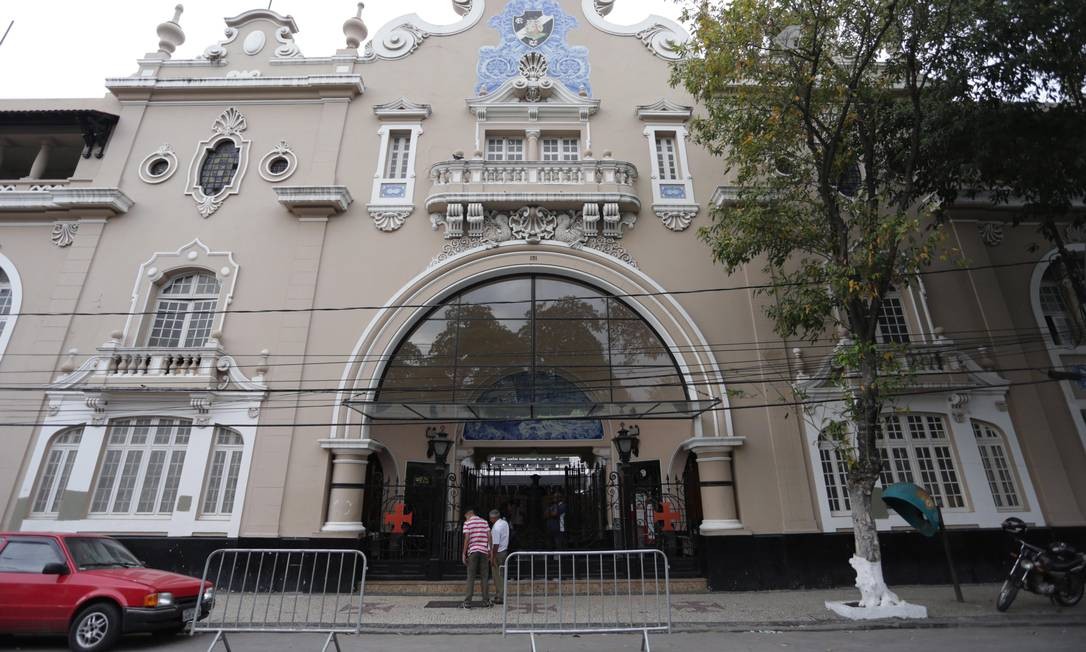 Justiça penhora valores por dívida de compra de areia no Vasco, mas encontra ‘valor ínfimo’ nas contas do clube