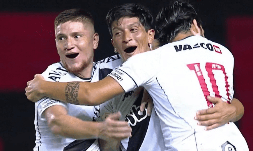 O trio de argentinos que eleva o patamar do Vasco na temporada