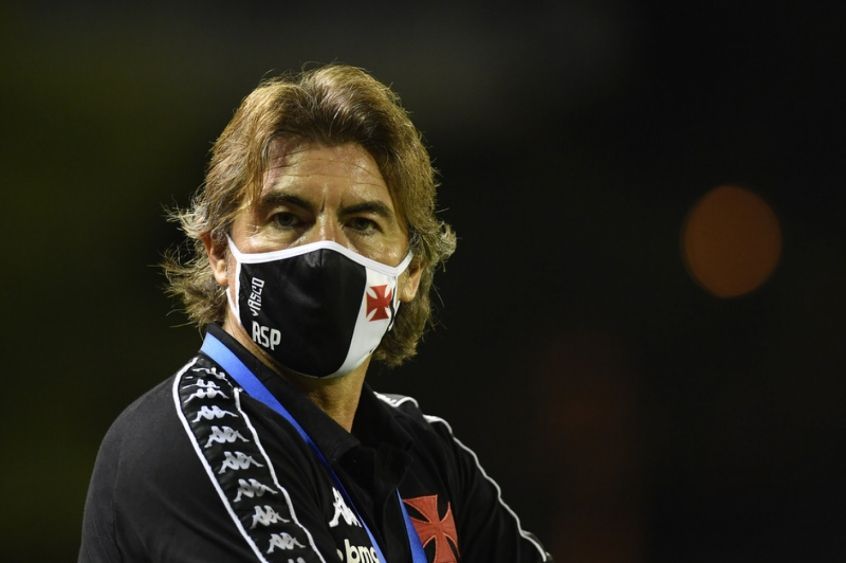 Novos casos de covid-19 e contaminação da comissão técnica preocupam o Vasco