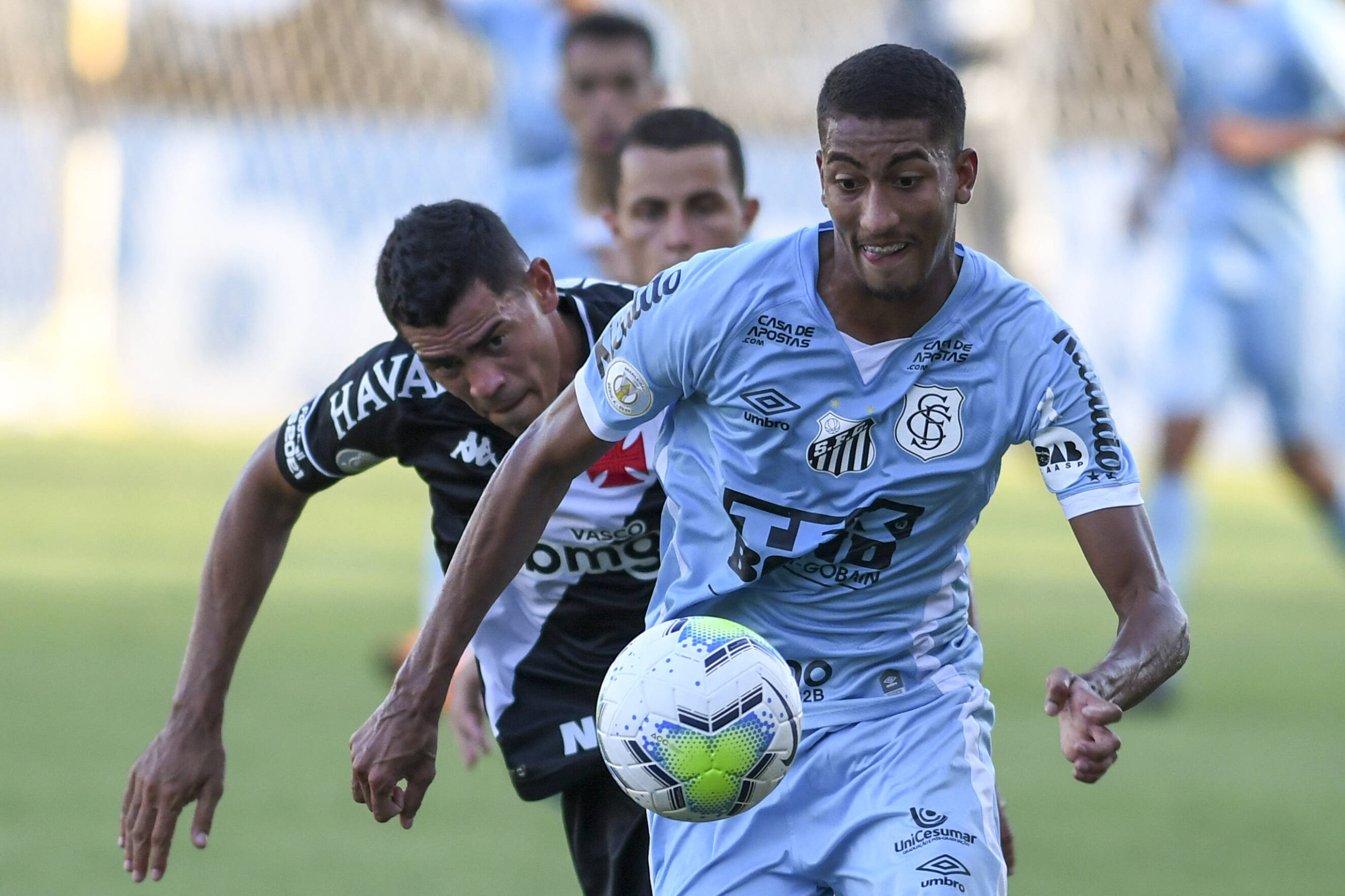 Confira os desfalques e pendurados do Vasco para o duelo contra o Athlético-PR