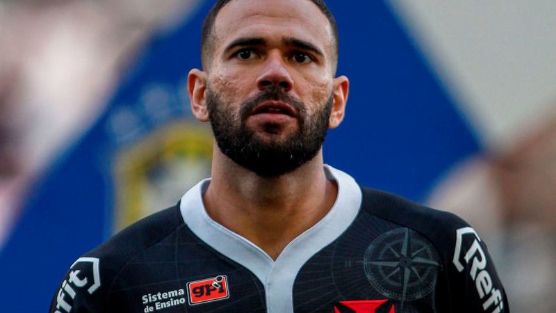 Castán não esconde incômodo pela situação e afirma: ”Tempo está acabando”